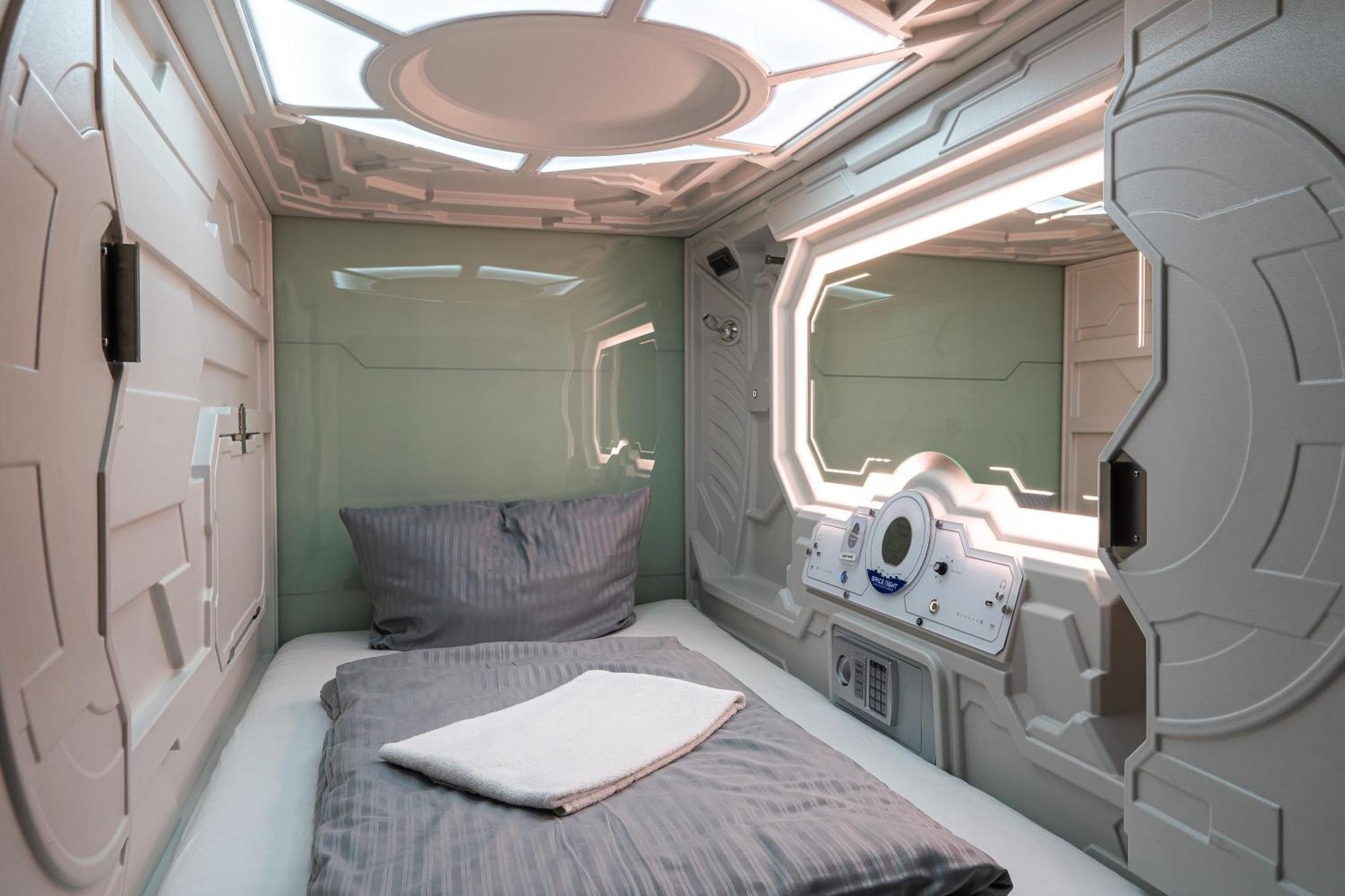 Space Night Capsule Hostel 柏林 外观 照片